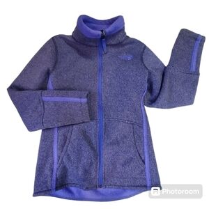 NORTH FACE girls purple size medium zip up closeure 10/12.